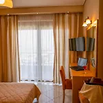 Evia & Ξενοδοχείο 3*
