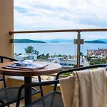 Evia &