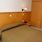 Evia & 3*