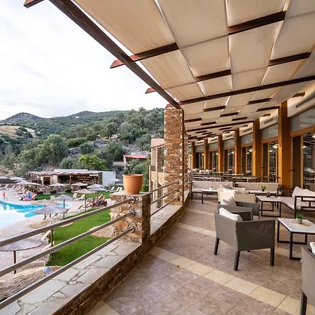 Evia & Hotel 3*