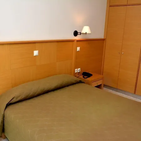 Evia & 3*