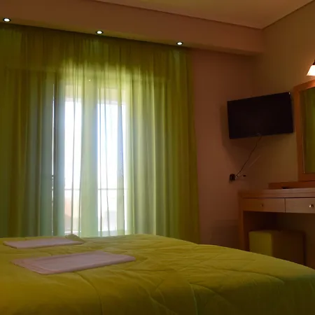 Evia & 3*