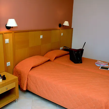Evia & Hotel 3*